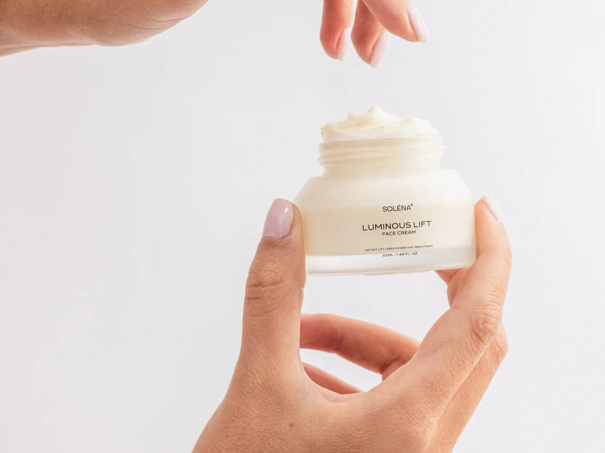 How to apply the Luminous Lift Face Cream